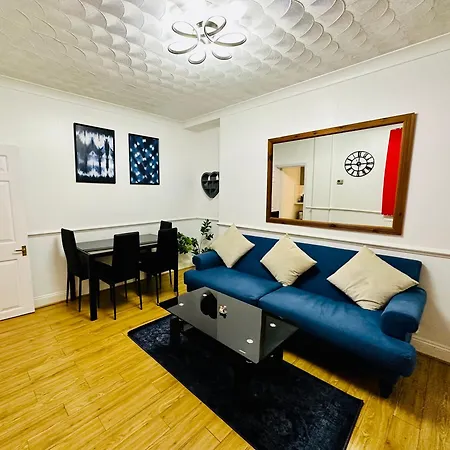 Вилла 3 Bed House In Ридинг Экстерьер фото
