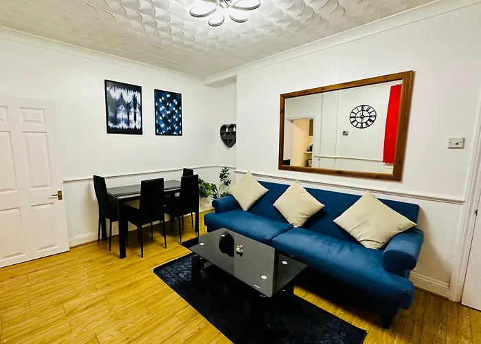 3 Bed House In Reading